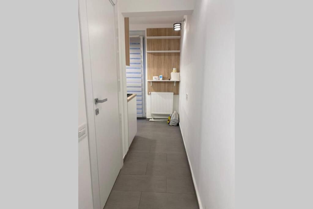 Cozy Apartment In The Business Area Of ブカレスト エクステリア 写真